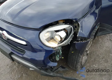 2016 Fiat 500X Trekking z USA, uszkodzony, nr VIN ZFBCFYCT3GP368774